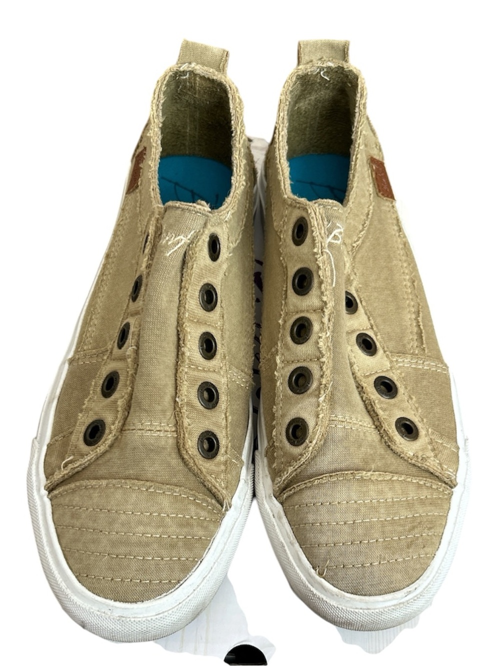 Blowfish Slip-On Tan Size 10 Sneakers